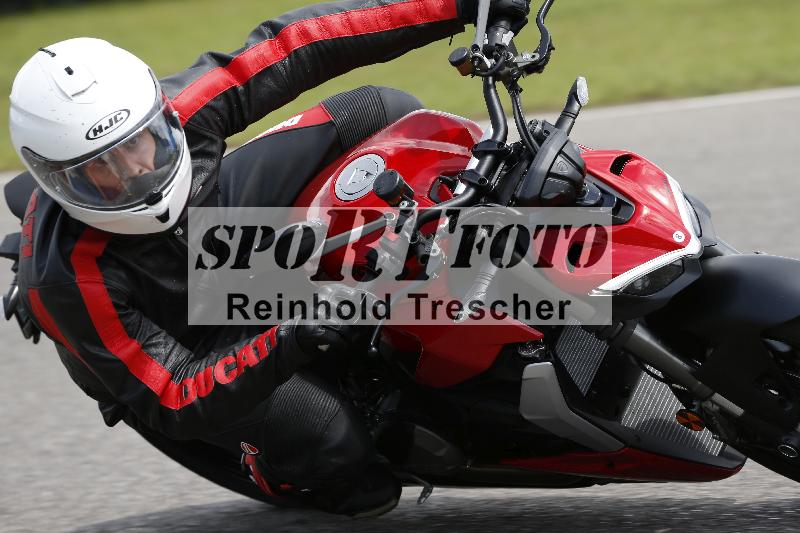 /Archiv-2024/29 12.06.2024 MOTO.CH Track Day ADR/Gruppe gelb/unklar